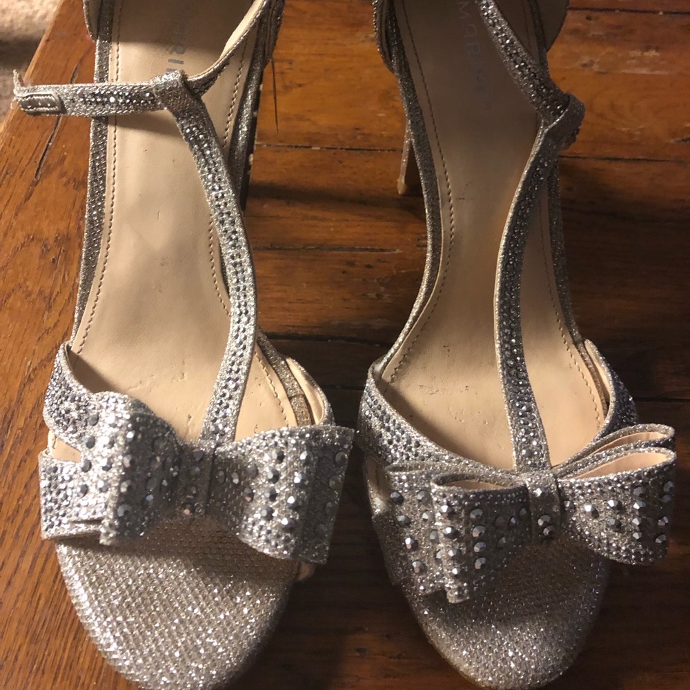 Beautiful peep toe silver bling heels size 10